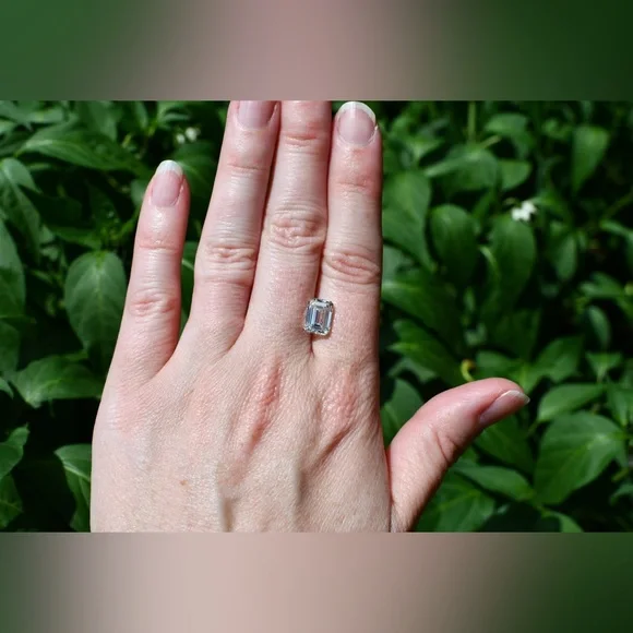 Loose 2.47 CT Lab Grown Emerald Diamond with IGI Report - Picture 5 of 7